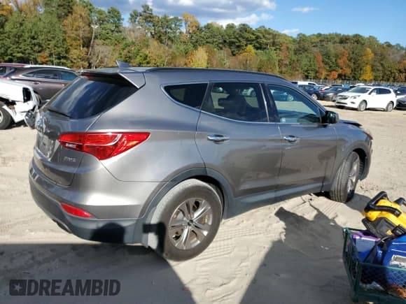 ✅ 2016 Hyundai Santa Fe • VIN: 5XYZU3LB6GG354927 • Лот: 89694125. Опубликован ранее на Copart с пробегом 121 686 миль. Бесплатный доступ к архиву аукционных продаж из США и подробный отчёт об истории автомобиля на DreamBid. Изображение 3.