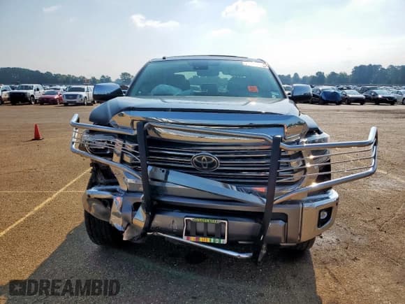 ✅ 2018 Toyota Tundra 1794 Edition • VIN: 5TFAW5F13JX728887 • Lot: 71280255. Listed on Copart with 72,161 mi. Free auction sales archive from the USA and detailed vehicle history report at DreamBid. Image 5.