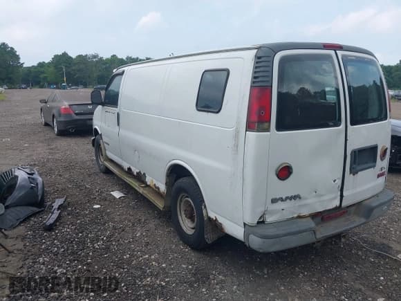 ✅ 2002 GMC Savana • VIN: 1GTHG35R221198343 • Lot: 42842633. Wystawiony na IAAI z przebiegiem 253 423 mil. Bezpłatny archiwum sprzedaży aukcyjnych z USA i szczegółowy raport historii pojazdu na DreamBid. Zdjęcie 3.
