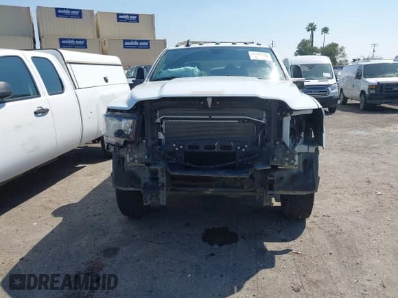 ✅ 2023 Ram 2500 Tradesman • VIN: 3C6UR5CJ5PG558514 • Lot: 43260300. Wystawiony na IAAI z przebiegiem 26 824 mil. Bezpłatny archiwum sprzedaży aukcyjnych z USA i szczegółowy raport historii pojazdu na DreamBid. Zdjęcie 13.