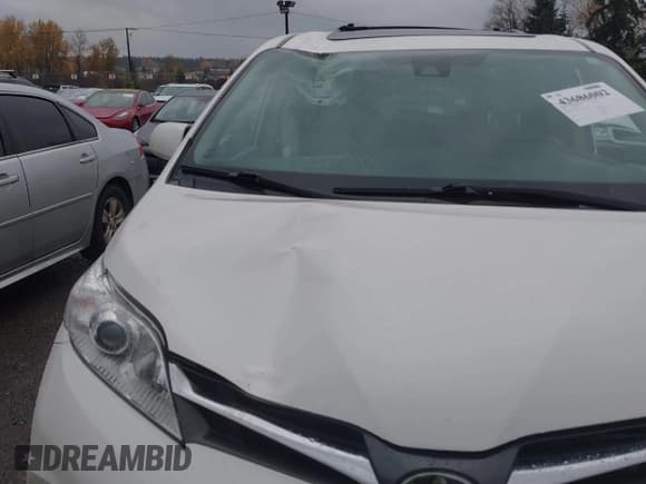 ✅ 2020 Toyota Sienna XLE • VIN: 5TDDZ3DC7LS237745 • Lot: 43686002. Listed on IAAI with 68,751 mi. Free auction sales archive from the USA and detailed vehicle history report at DreamBid. Image 6.