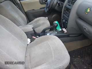 2005 Hyundai Santa Fe GLS с VIN KM8SC73D05U925123, выставлен на аукционе IAAI как лот 41101408 с пробегом 172 169 миль миль и . История ставок и продаж доступна на DreamBid. Изображение 5.