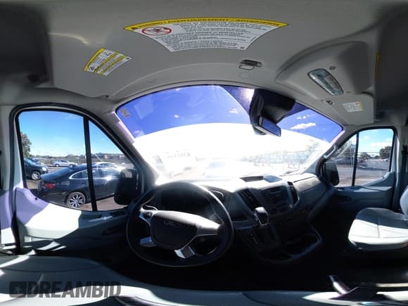 ✅ 2016 Ford Transit Cargo • VIN: 1FTYR3XM3GKA11933 • Lot: 43051661. Wystawiony na IAAI z przebiegiem 65 767 mil. Bezpłatny archiwum sprzedaży aukcyjnych z USA i szczegółowy raport historii pojazdu na DreamBid. Zdjęcie 18.