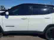 2020 Jeep Compass Latitude с VIN 3C4NJDBBXLT203932, выставлен на аукционе IAAI как лот 41830978 с пробегом 49 421 миль миль и . История ставок и продаж доступна на DreamBid. Изображение 14.