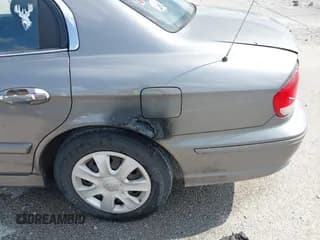 ✅ 2004 Hyundai Sonata • VIN: KMHWF25S84A915690 • Lot: 42284379. Wystawiony na IAAI z przebiegiem 219 272 mil. Bezpłatny archiwum sprzedaży aukcyjnych z USA i szczegółowy raport historii pojazdu na DreamBid. Zdjęcie 6.