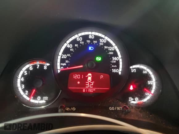 ✅ 2013 Volkswagen Beetle Fender Edition • VIN: 3VWJP7AT9DM679705 • Lot: 44948405. Listed on Copart with 81,190 mi. Free auction sales archive from the USA and detailed vehicle history report at DreamBid. Image 9.