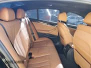 ✅ 2018 BMW 5 Series 540i xDrive • VIN: WBAJE7C55JWD49787 • Lot: 84966595. Wystawiony na Copart z przebiegiem 102 166 mil. Bezpłatny archiwum sprzedaży aukcyjnych z USA i szczegółowy raport historii pojazdu na DreamBid. Zdjęcie 10.