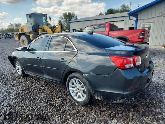 ✅ 2015 Chevrolet Malibu LT • VIN: 1G11C5SLXFF137445 • Лот: 85516935. Опубликован ранее на Copart с пробегом 118 937 миль. Бесплатный доступ к архиву аукционных продаж из США и подробный отчёт об истории автомобиля на DreamBid. Изображение 2.