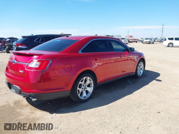 ✅ 2011 Ford Taurus SHO • VIN: 1FAHP2KTXBG100897 • Lot: 43458045. Wystawiony na IAAI z przebiegiem 109 468 mil. Bezpłatny archiwum sprzedaży aukcyjnych z USA i szczegółowy raport historii pojazdu na DreamBid. Zdjęcie 4.