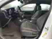 2015 Chevrolet Malibu LS z VIN 1G11B5SLXFF190584, wystawiony jako Copart lot #90889635 z przebiegiem 54 318 mil mil oraz Szkoda całkowita • Salvage title. Historia ofert i sprzedaży dostępna na DreamBid. Obrazek 7.