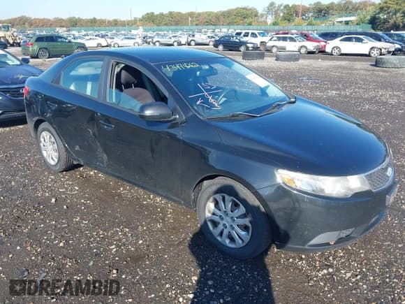 ✅ 2013 Kia Forte EX • VIN: KNAFU4A2XD5713239 • Lot: 43494262. Wystawiony na IAAI z przebiegiem 188 653 mil. Bezpłatny archiwum sprzedaży aukcyjnych z USA i szczegółowy raport historii pojazdu na DreamBid. Zdjęcie 1.