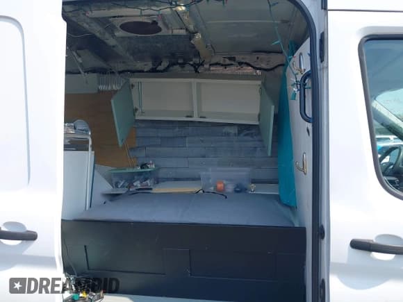 ✅ 2016 Ford Transit Cargo • VIN: 1FTYR1CM1GKB39890 • Lot: 42594883. Listed on IAAI with 123,312 mi. Free auction sales archive from the USA and detailed vehicle history report at DreamBid. Image 8.