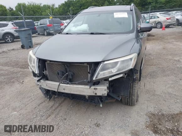 ✅ 2015 Nissan Pathfinder Platinum • VIN: 5N1AR2MMXFC714708 • Lot: 42755553. Listed on IAAI with 182,876 mi. Free auction sales archive from the USA and detailed vehicle history report at DreamBid. Image 6.
