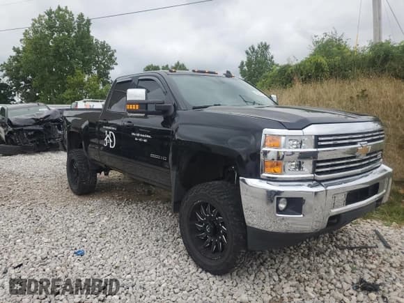 ✅ 2015 Chevrolet Silverado 2500HD LT • VIN: 1GC2KVEG3FZ509655 • Lot: 69041065. Wystawiony na Copart z przebiegiem 184 269 mil. Bezpłatny archiwum sprzedaży aukcyjnych z USA i szczegółowy raport historii pojazdu na DreamBid. Zdjęcie 4.