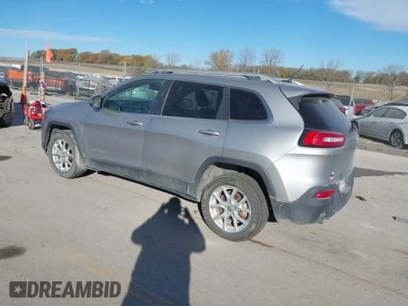 ✅ 2014 Jeep Cherokee Latitude • VIN: 1C4PJLCB1EW162749 • Лот: 43572711. Опубликован ранее на IAAI с пробегом 240 191 миль. Бесплатный доступ к архиву аукционных продаж из США и подробный отчёт об истории автомобиля на DreamBid. Изображение 3.