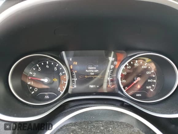 ✅ 2019 Jeep Compass Sport • VIN: 3C4NJCAB4KT677305 • Lot: 91971555. Wystawiony na Copart z przebiegiem 79 811 mil. Bezpłatny archiwum sprzedaży aukcyjnych z USA i szczegółowy raport historii pojazdu na DreamBid. Zdjęcie 9.