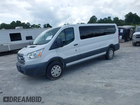 ✅ 2017 Ford Transit XL • VIN: 1FBZX2ZM7HKB07622 • Lot: 42616664. Wystawiony na IAAI z przebiegiem 15 868 mil. Bezpłatny archiwum sprzedaży aukcyjnych z USA i szczegółowy raport historii pojazdu na DreamBid. Zdjęcie 18.