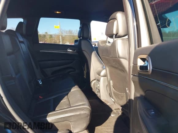 ✅ 2015 Jeep Grand Cherokee Limited • VIN: 1C4RJFBGXFC725064 • Lot: 43832675. Wystawiony na IAAI z przebiegiem 84 476 mil. Bezpłatny archiwum sprzedaży aukcyjnych z USA i szczegółowy raport historii pojazdu na DreamBid. Zdjęcie 8.