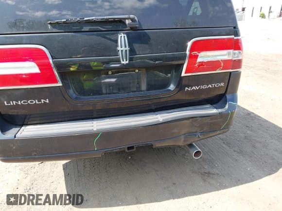 ✅ 2007 Lincoln Navigator • VIN: 5LMFU28567LJ16959 • Lot: 42211877. Wystawiony na IAAI z przebiegiem 196 635 mil. Bezpłatny archiwum sprzedaży aukcyjnych z USA i szczegółowy raport historii pojazdu na DreamBid. Zdjęcie 6.