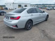 ✅ 2019 BMW 3 Series 330i xDrive • VIN: WBA5R7C52KFH27927 • Лот: 42763665. Опубликован ранее на IAAI с пробегом 51 042 миль. Бесплатный доступ к архиву аукционных продаж из США и подробный отчёт об истории автомобиля на DreamBid. Изображение 4.