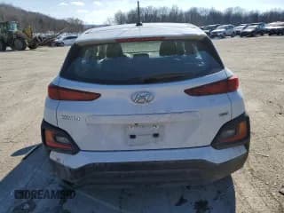 ✅ 2019 Hyundai Kona SE • VIN: KM8K1CAA8KU369601 • Лот: 43670214. Опубликован ранее на Copart с пробегом 76 541 миль. Бесплатный доступ к архиву аукционных продаж из США и подробный отчёт об истории автомобиля на DreamBid. Изображение 6.