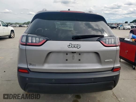 ✅ 2019 Jeep Cherokee Latitude Plus • VIN: 1C4PJLLB0KD358494 • Lot: 56356625. Wystawiony na Copart z przebiegiem 96 242 mil. Bezpłatny archiwum sprzedaży aukcyjnych z USA i szczegółowy raport historii pojazdu na DreamBid. Zdjęcie 6.