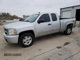 ✅ 2010 Chevrolet Silverado 1500 LT • VIN: 1GCSKSE36AZ237848 • Lot: 93489385. Listed on Copart with 172,449 mi. Free auction sales archive from the USA and detailed vehicle history report at DreamBid. Image 1.