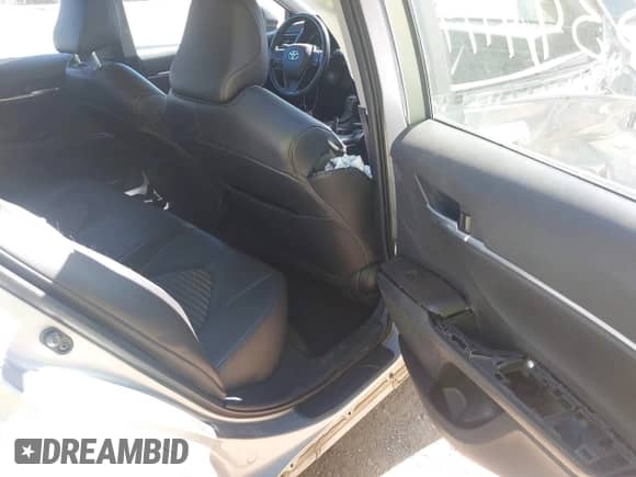 2022 Toyota Camry SE z VIN 4T1G11AK5NU018670, wystawiony jako IAAI lot #43344974 z przebiegiem 122 219 mil mil oraz . Historia ofert i sprzedaży dostępna na DreamBid. Obrazek 8.