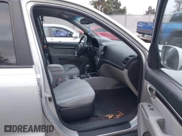 ✅ 2009 Hyundai Santa Fe SE • VIN: 5NMSH73E89H267854 • Lot: 43656984. Listed on IAAI with 174,340 mi. Free auction sales archive from the USA and detailed vehicle history report at DreamBid. Image 5.