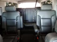 ✅ 2018 Chevrolet Suburban LT • VIN: 1GNSKHKC9JR395664 • Lot: 76120504. Wystawiony na Copart z przebiegiem 84 267 mil. Bezpłatny archiwum sprzedaży aukcyjnych z USA i szczegółowy raport historii pojazdu na DreamBid. Zdjęcie 10.