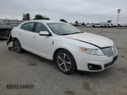 ✅ 2010 Lincoln MKS • VIN: 1LNHL9DR1AG604619 • Lot: 53707325. Wystawiony na Copart z przebiegiem 89 137 mil. Bezpłatny archiwum sprzedaży aukcyjnych z USA i szczegółowy raport historii pojazdu na DreamBid. Zdjęcie 4.