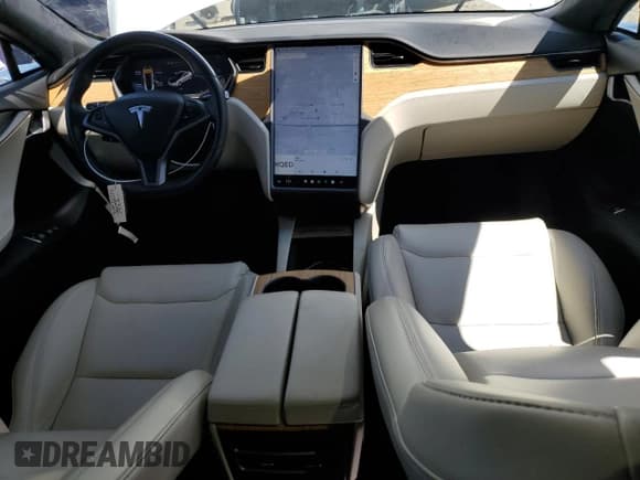 ✅ 2021 Tesla Model S Long Range Plus • VIN: 5YJSA1E27MF418956 • Lot: 71564375. Wystawiony na Copart z przebiegiem 26 284 mil. Bezpłatny archiwum sprzedaży aukcyjnych z USA i szczegółowy raport historii pojazdu na DreamBid. Zdjęcie 8.