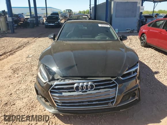 ✅ 2018 Audi A5 Prestige • VIN: WAUUNAF5XJA070724 • Lot: 67070995. Wystawiony na Copart z przebiegiem 43 675 mil. Bezpłatny archiwum sprzedaży aukcyjnych z USA i szczegółowy raport historii pojazdu na DreamBid. Zdjęcie 5.