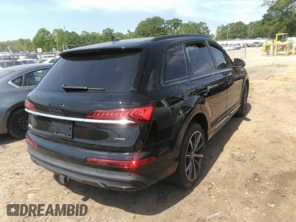 ✅ 2021 Audi Q7 Premium Plus • VIN: WA1LXAF72MD031553 • Лот: 42071156. Опубликован ранее на IAAI с пробегом 40 388 миль. Бесплатный доступ к архиву аукционных продаж из США и подробный отчёт об истории автомобиля на DreamBid. Изображение 4.