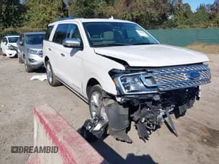 ✅ 2019 Ford Expedition Platinum • VIN: 1FMJU1MT2KEA52380 • Lot: 43488080. Wystawiony na IAAI z przebiegiem 83 989 mil. Bezpłatny archiwum sprzedaży aukcyjnych z USA i szczegółowy raport historii pojazdu na DreamBid. Zdjęcie 1.