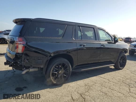 ✅ 2022 Chevrolet Suburban RST • VIN: 1GNSKEKD0NR296633 • Lot: 54446415. Listed on Copart with 34,461 mi. Free auction sales archive from the USA and detailed vehicle history report at DreamBid. Image 3.