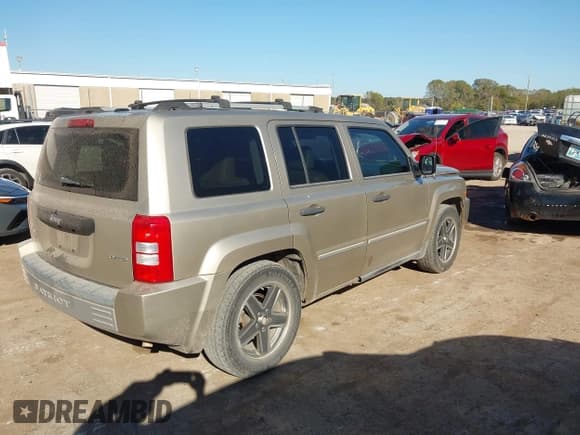 ✅ 2009 Jeep Patriot Limited • VIN: 1J8FF48B89D158025 • Лот: 43608860. Опубликован ранее на IAAI с пробегом 101 875 миль. Бесплатный доступ к архиву аукционных продаж из США и подробный отчёт об истории автомобиля на DreamBid. Изображение 13.