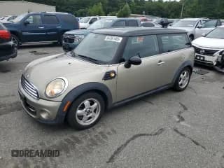 ✅ 2011 MINI Clubman • VIN: WMWZF3C54BTX82011 • Lot: 64367485. Wystawiony na Copart z przebiegiem 118 413 mil. Bezpłatny archiwum sprzedaży aukcyjnych z USA i szczegółowy raport historii pojazdu na DreamBid. Zdjęcie 1.