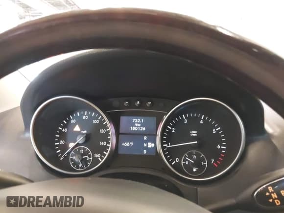 ✅ 2009 Mercedes-Benz M 550 • VIN: 4JGBB72E49A478123 • Lot: 42153707. Listed on IAAI with 180,126 mi. Free auction sales archive from the USA and detailed vehicle history report at DreamBid. Image 7.