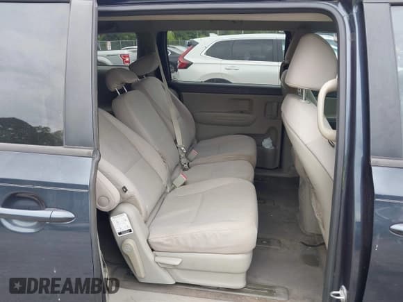 ✅ 2016 Kia Sedona LX • VIN: KNDMB5C16G6148979 • Лот: 43643098. Опубликован ранее на IAAI с пробегом 206 462 миль. Бесплатный доступ к архиву аукционных продаж из США и подробный отчёт об истории автомобиля на DreamBid. Изображение 8.