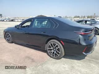 ✅ 2024 BMW 7 Series 740i • VIN: WBA23EH0XRCP69373 • Lot: 76020204. Wystawiony na Copart z przebiegiem 9 981 mil. Bezpłatny archiwum sprzedaży aukcyjnych z USA i szczegółowy raport historii pojazdu na DreamBid. Zdjęcie 2.