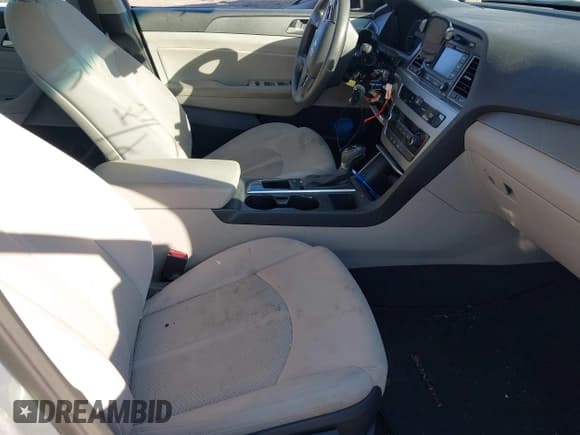 ✅ 2015 Hyundai Sonata SE • VIN: 5NPE24AF0FH246052 • Lot: 43311714. Listed on IAAI with 75,588 mi. Free auction sales archive from the USA and detailed vehicle history report at DreamBid. Image 5.