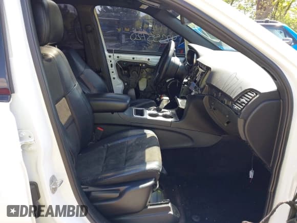 ✅ 2019 Jeep Grand Cherokee Upland • VIN: 1C4RJFAG4KC566506 • Lot: 42355720. Listed on IAAI with 127,141 mi. Free auction sales archive from the USA and detailed vehicle history report at DreamBid. Image 5.