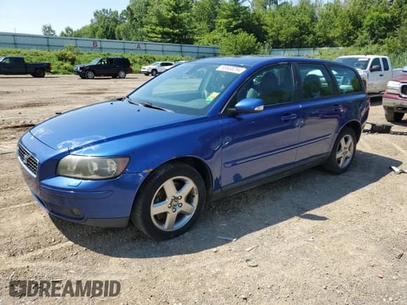 ✅ 2006 Volvo V50 2.5L Turbo • VIN: YV1MJ682962162742 • Lot: 65938294. Listed on Copart with 223,693 mi. Free auction sales archive from the USA and detailed vehicle history report at DreamBid. Image 1.