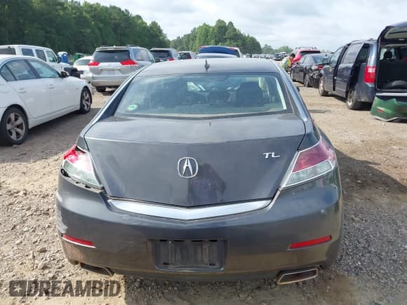 ✅ 2013 Acura TL • VIN: 19UUA8F2XDA003348 • Lot: 42647319. Listed on IAAI with 146,140 mi. Free auction sales archive from the USA and detailed vehicle history report at DreamBid. Image 17.
