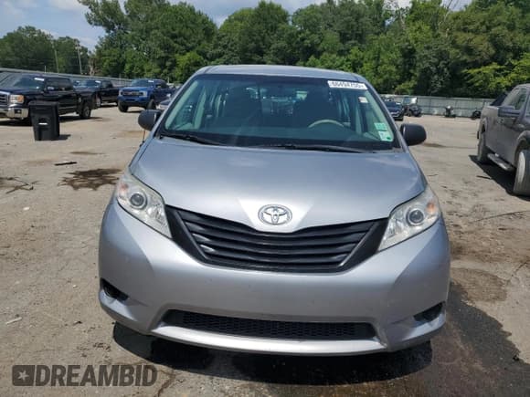 ✅ 2011 Toyota Sienna • VIN: 5TDZK3DCXBS115938 • Lot: 66494755. Listed on Copart with 301,121 mi. Free auction sales archive from the USA and detailed vehicle history report at DreamBid. Image 5.