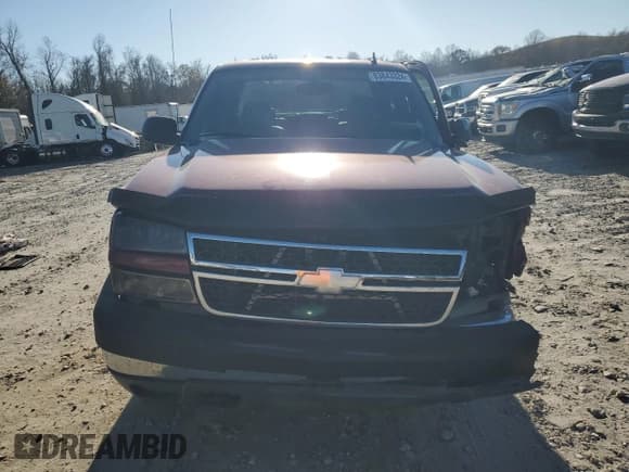 ✅ 2006 Chevrolet Silverado 2500HD Work Truck • VIN: 1GCHC23U86F204393 • Лот: 83843324. Опубликован ранее на Copart с пробегом 232 353 миль. Бесплатный доступ к архиву аукционных продаж из США и подробный отчёт об истории автомобиля на DreamBid. Изображение 5.
