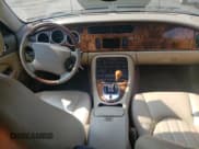 ✅ 2003 Jaguar XK • VIN: SAJDA42C532A36020 • Lot: 60656805. Wystawiony na Copart z przebiegiem 65 020 mil. Bezpłatny archiwum sprzedaży aukcyjnych z USA i szczegółowy raport historii pojazdu na DreamBid. Zdjęcie 8.