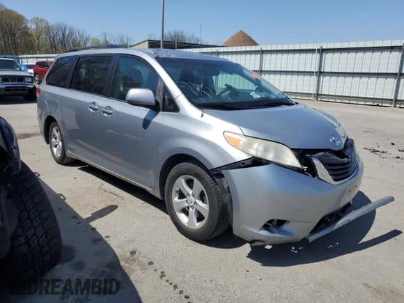 ✅ 2011 Toyota Sienna LE AAS • VIN: 5TDKK3DC9BS083274 • Lot: 53643185. Wystawiony na Copart z przebiegiem Nie podano. Bezpłatny archiwum sprzedaży aukcyjnych z USA i szczegółowy raport historii pojazdu na DreamBid. Zdjęcie 4.