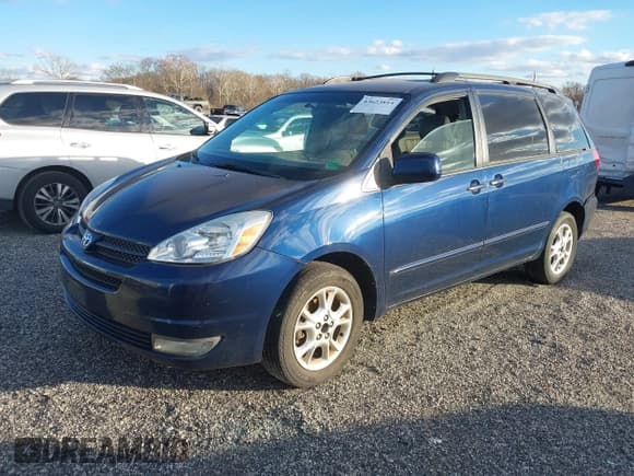 ✅ 2004 Toyota Sienna XLE Limited • VIN: 5TDBA22C34S023297 • Lot: 43623814. Listed on IAAI with 227,952 mi. Free auction sales archive from the USA and detailed vehicle history report at DreamBid. Image 2.